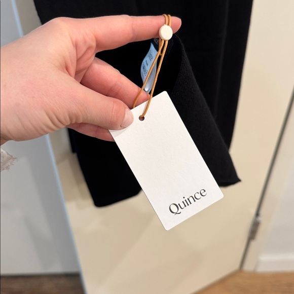 NEW Quince 100% Mongolian Cashmere Wrap in Black - Picture 3 of 4